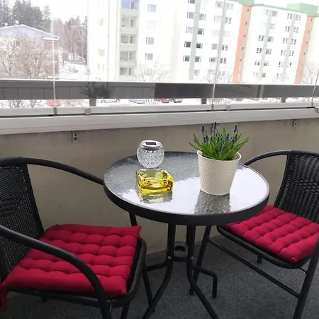 Apartment Valoisa & Tilava 3.krs Kaksio, Lasitettu Parveke