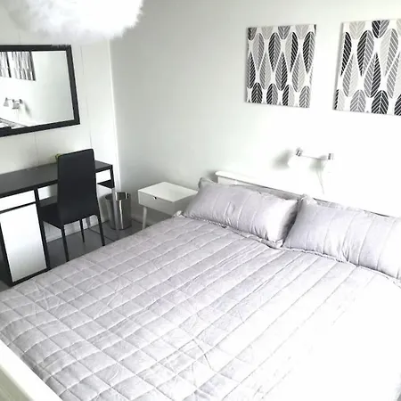Valoisa & Tilava 3.krs Kaksio, Lasitettu Parveke Apartment